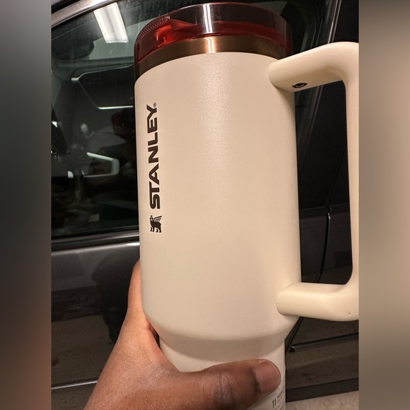 Stanley Cream Rose Gold Protour 40oz - Picture 5 of 13